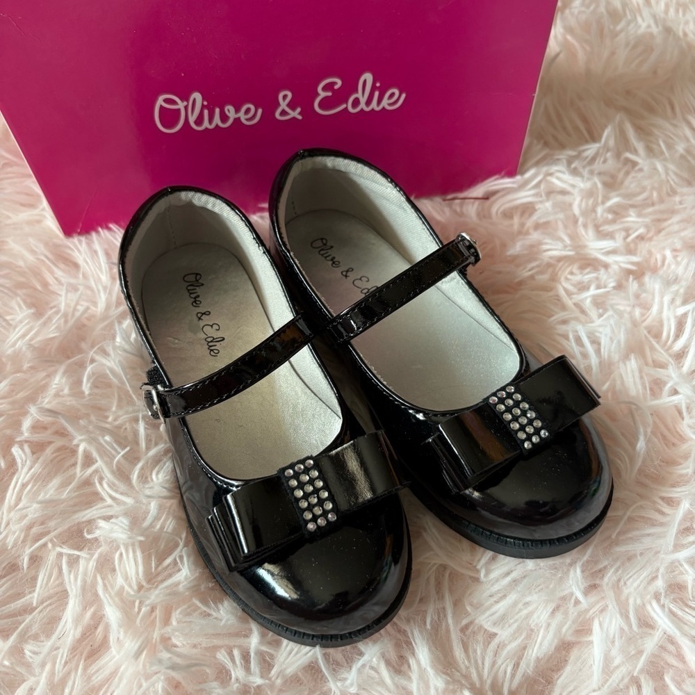 Olive & Edie Black Patent Leather Shiney Dress Shoes Sz 10 Bow Rhinestone